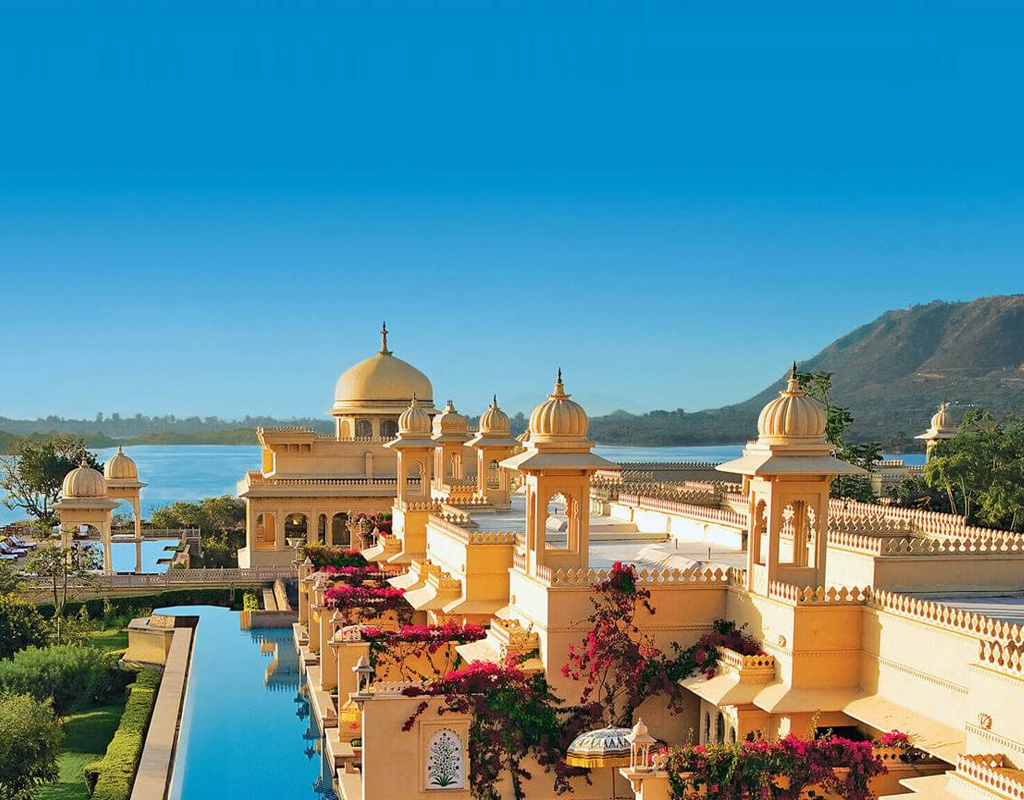 Why is Udaipur famous for destination weddings?